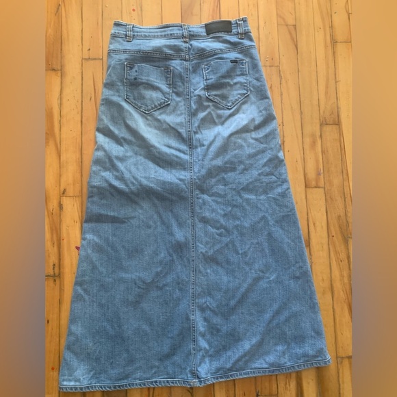 Only maxi denim skirt - Picture 2 of 3